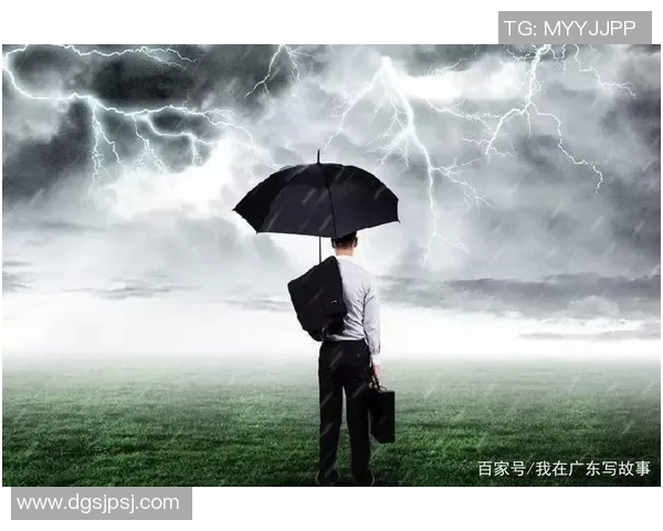 足球巨星人生跌宕起伏从巅峰到低谷的心路历程